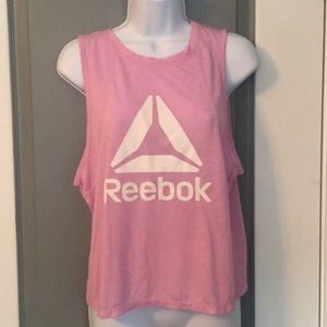 NWOT Pretty pink Reebok active top